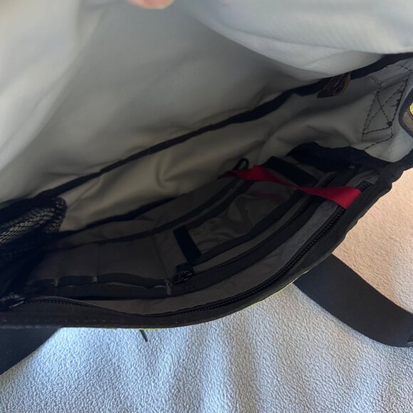 Timbuk2 Messenger Bag Medium Size 9x12 Travel Crossbody - Picture 3 of 8